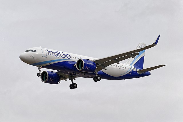 Indigo Airbus A320 face bird strike return back to patna airport
