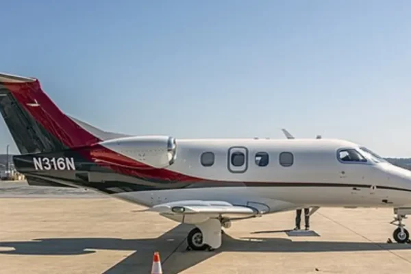 Embraer Phenom 100
